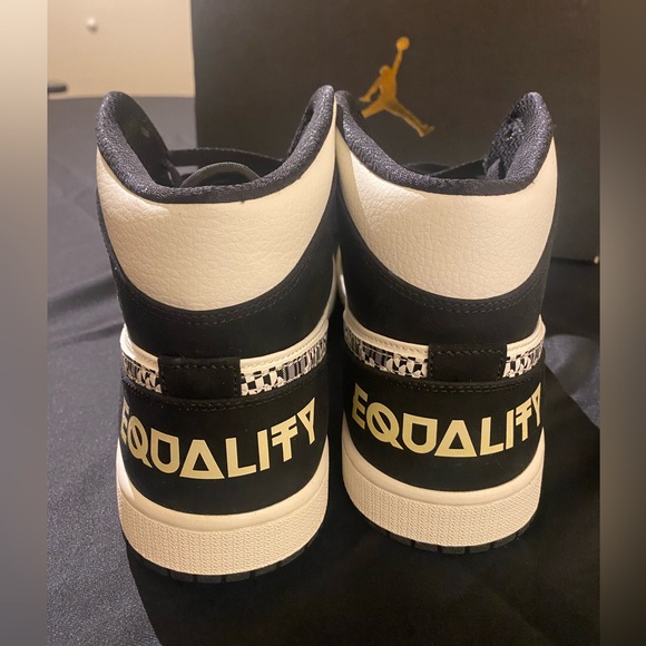 Jordan 1 Mid Equality (2019) - Picture 7 of 16